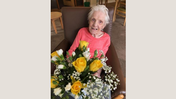 Flower arranging afternoon at Falkirk care home helps Resident come out of her shell